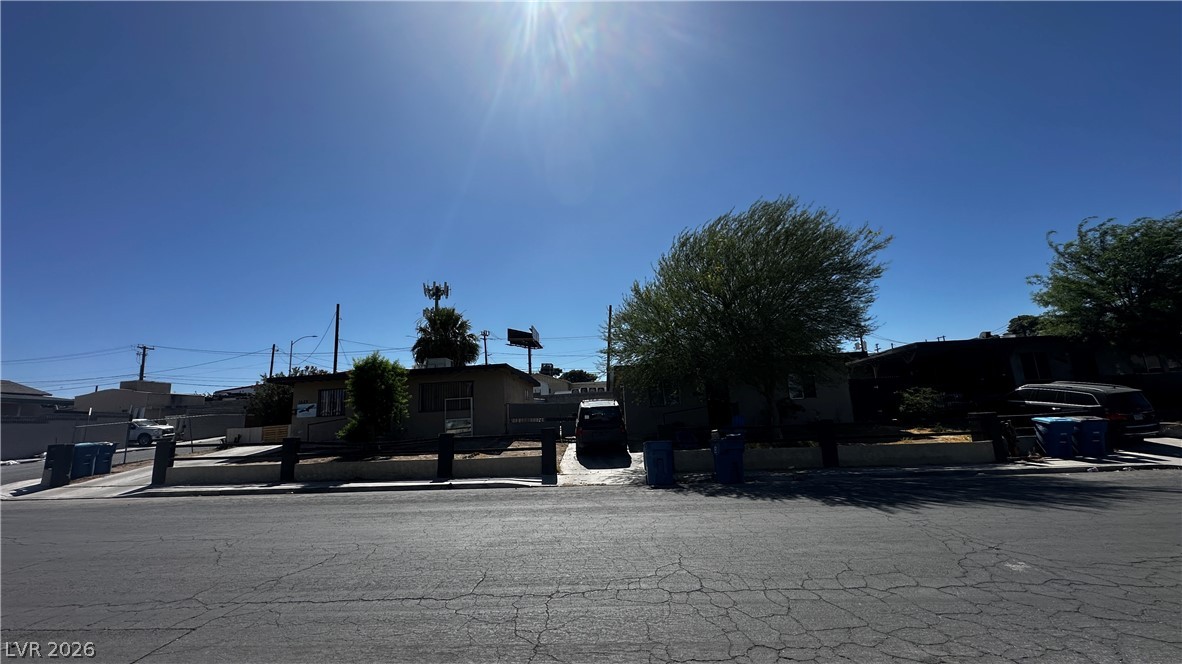 1649 Stocker Street Property Photo 5