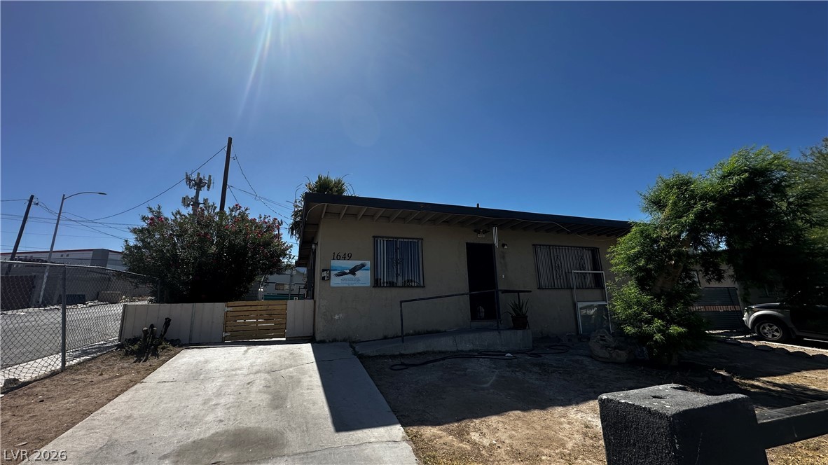 1649 Stocker Street Property Photo 6