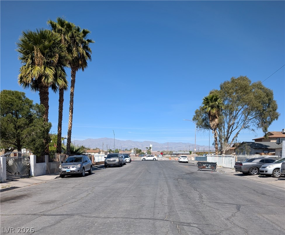 1927 Harvard Street Property Photo 4