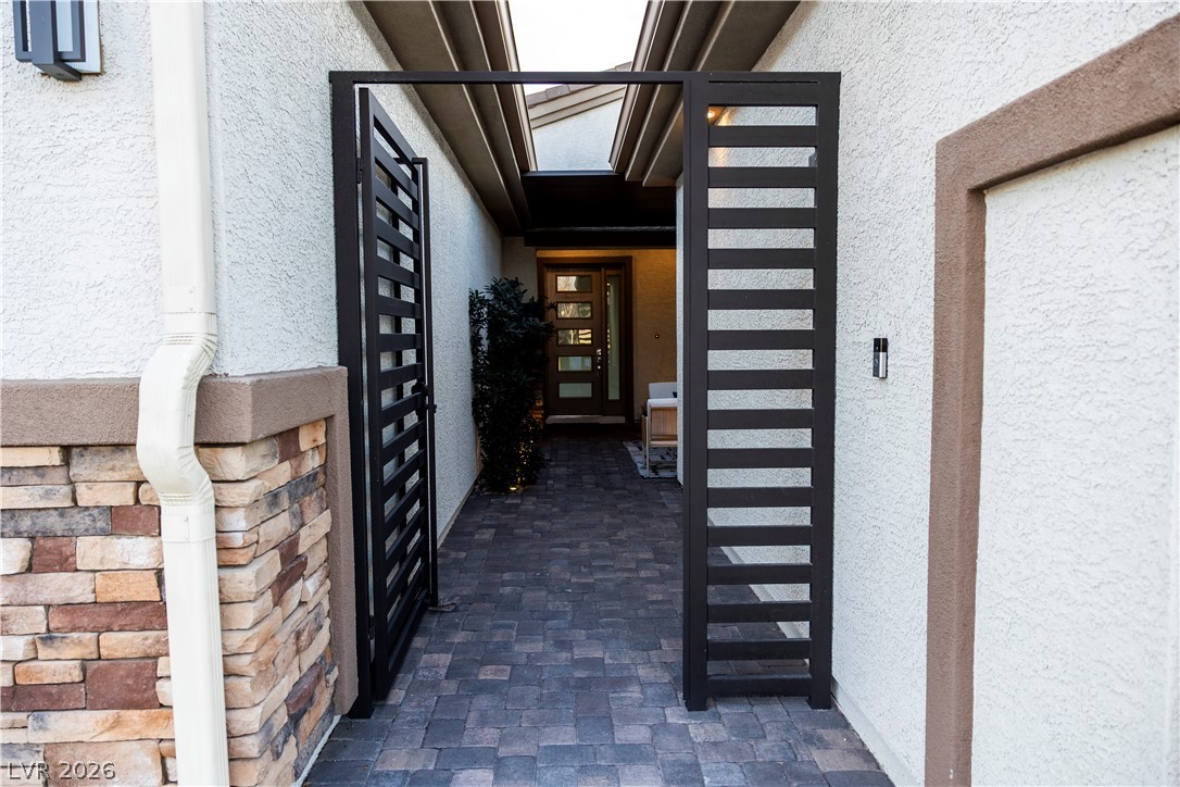 7433 Deschutes Circle Property Photo 4