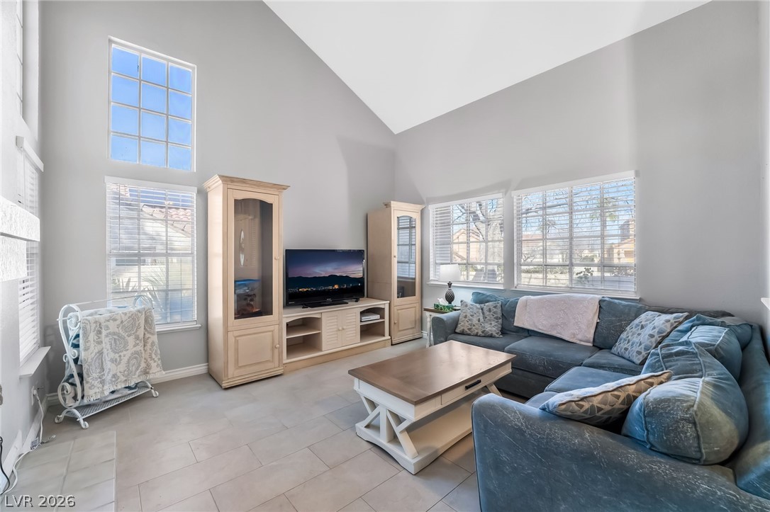 547 British Court Property Photo 6