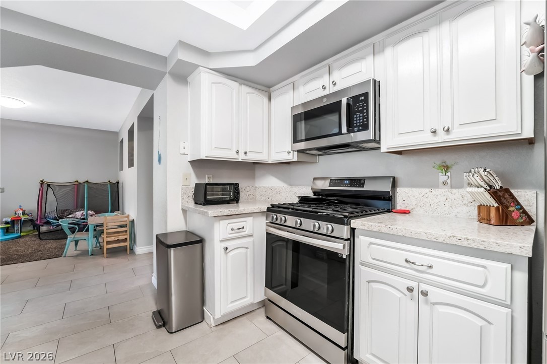 547 British Court Property Photo 13