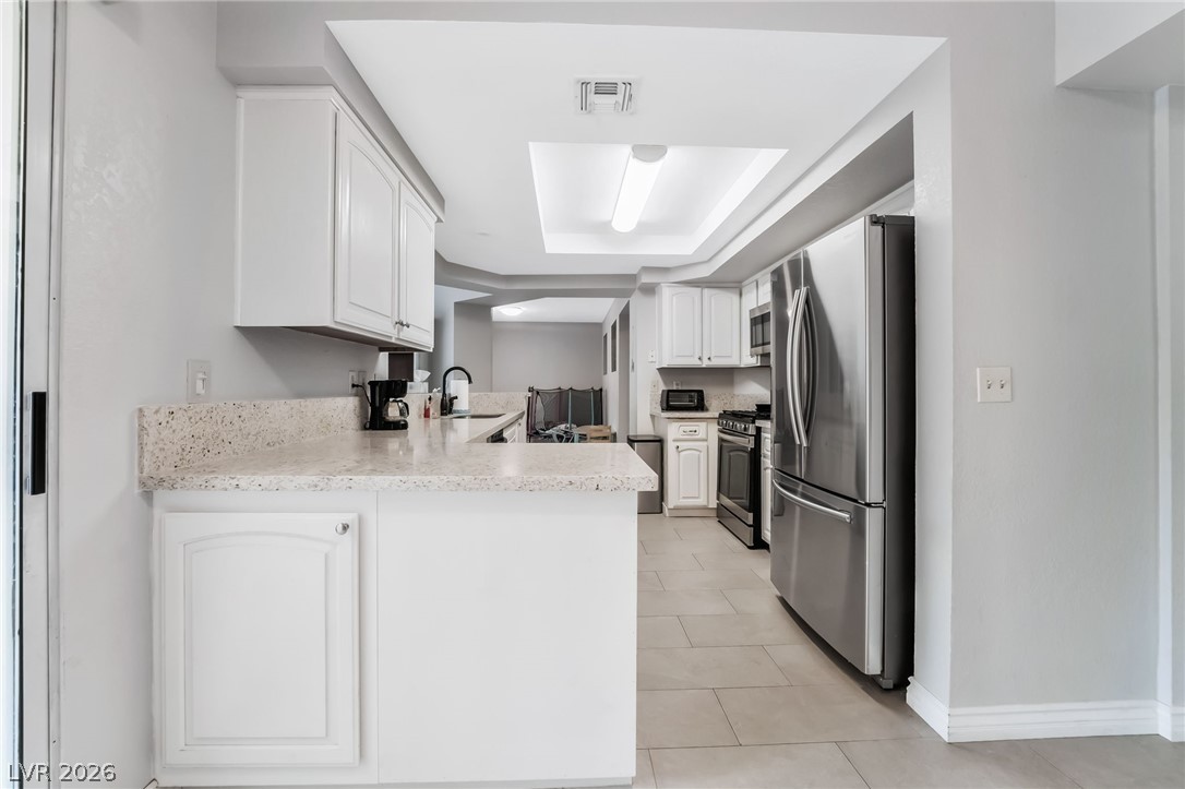 547 British Court Property Photo 14