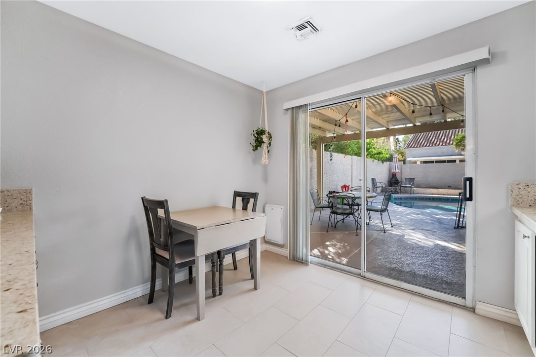 547 British Court Property Photo 15