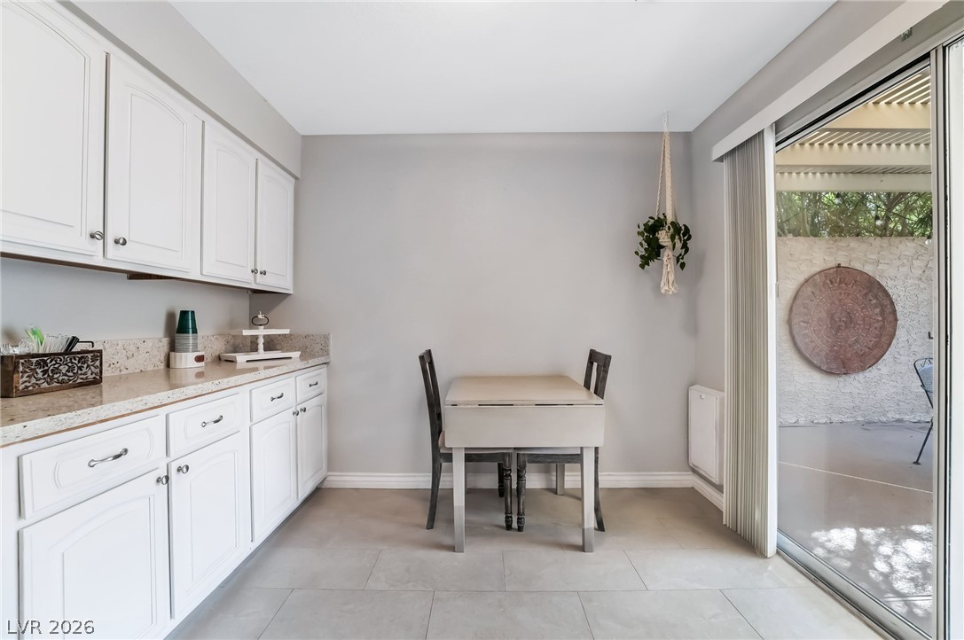 547 British Court Property Photo 16