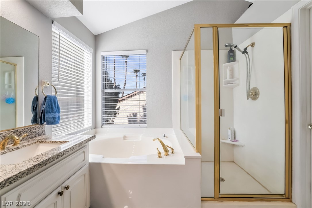 547 British Court Property Photo 22