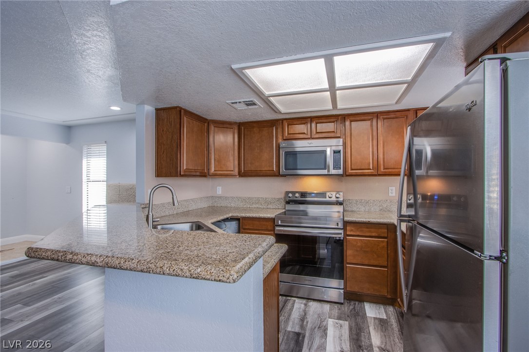 2205 Sun Avenue D Property Photo 4