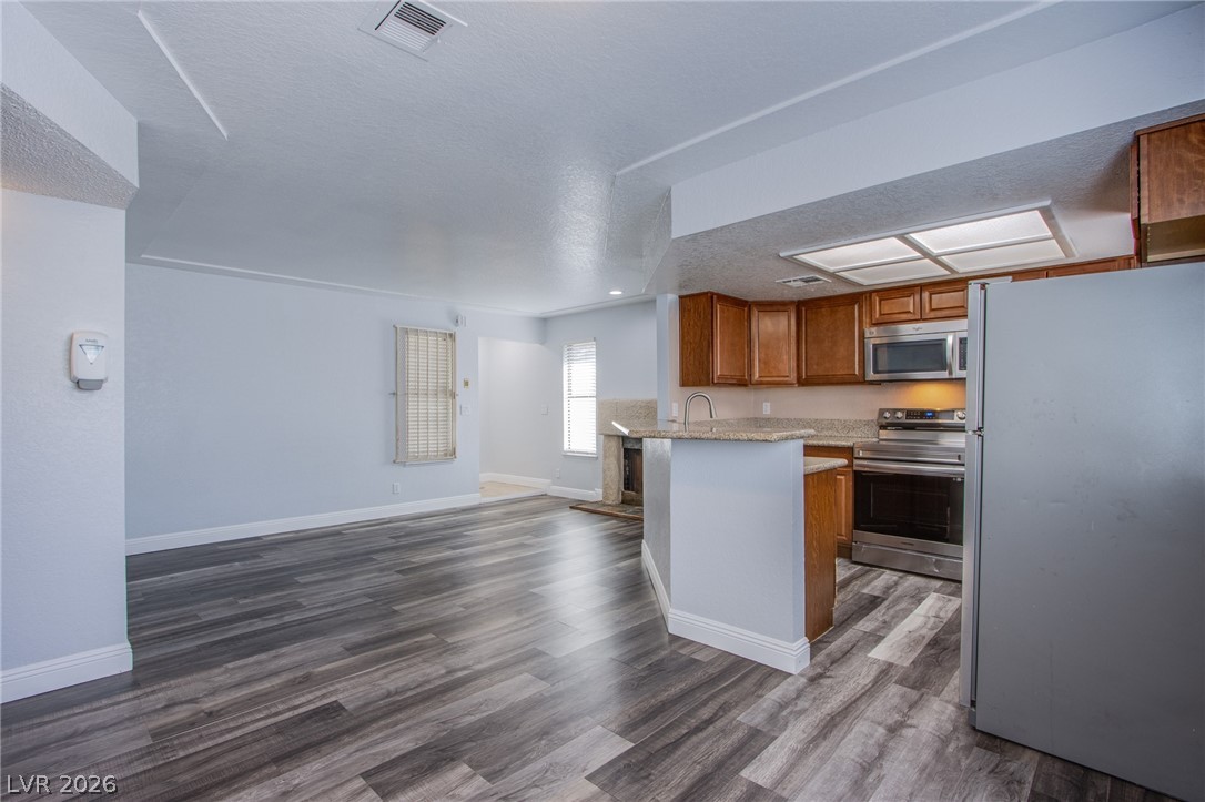 2205 Sun Avenue D Property Photo 5