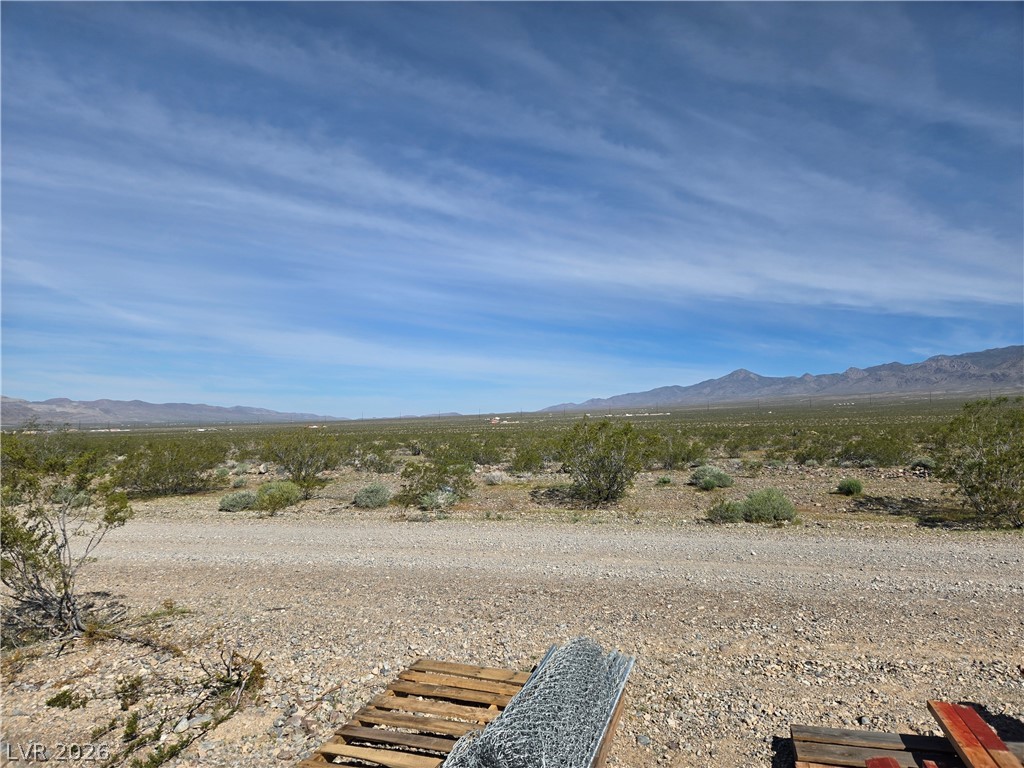 2301 East Saddleback Drive Property Photo 5