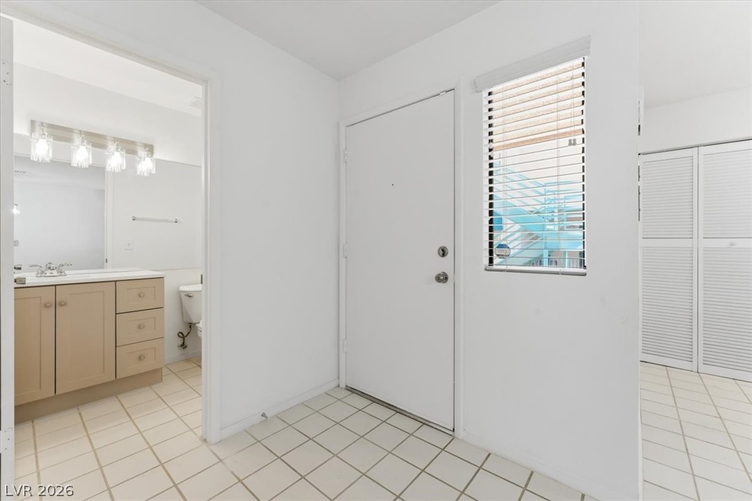 2220 Pine Breeze Lane 102 Property Photo 4