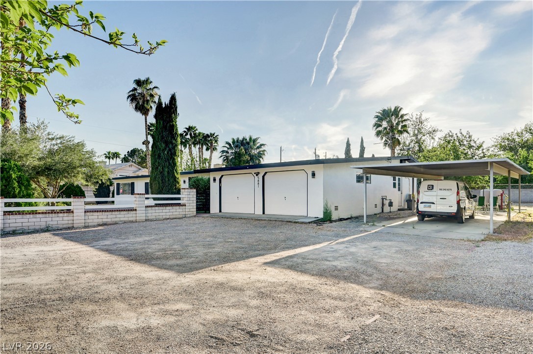 5881 South Sandhill Road Property Photo 1