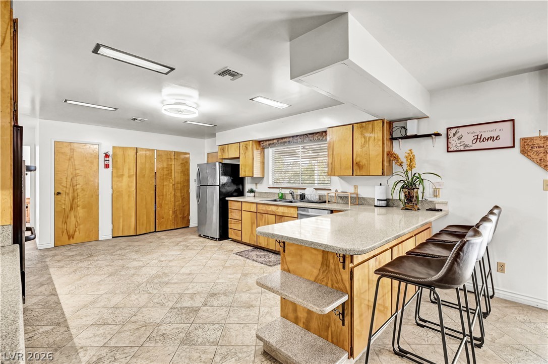 5881 South Sandhill Road Property Photo 15