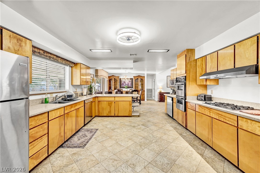5881 South Sandhill Road Property Photo 17