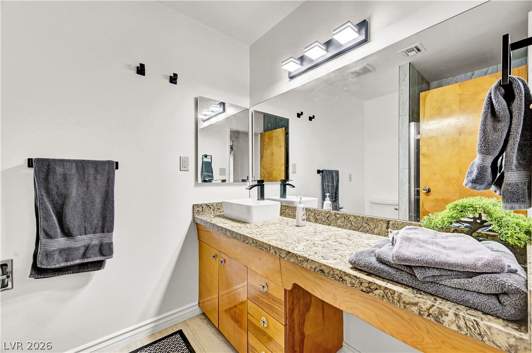 5881 South Sandhill Road Property Photo 31