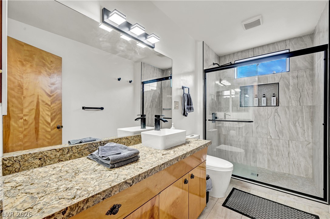 5881 South Sandhill Road Property Photo 36