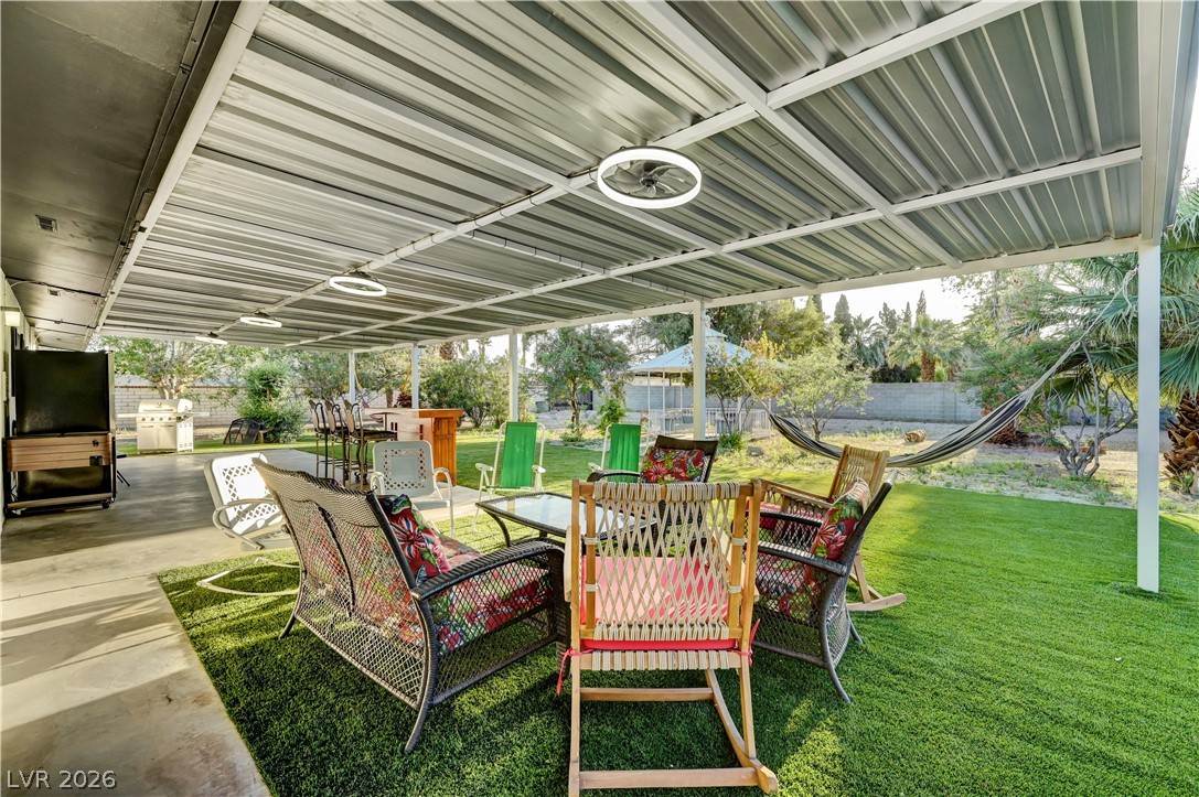 5881 South Sandhill Road Property Photo 40