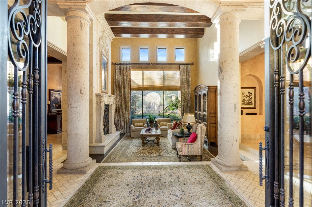 7 Chalk Hill Court Property Photo 3