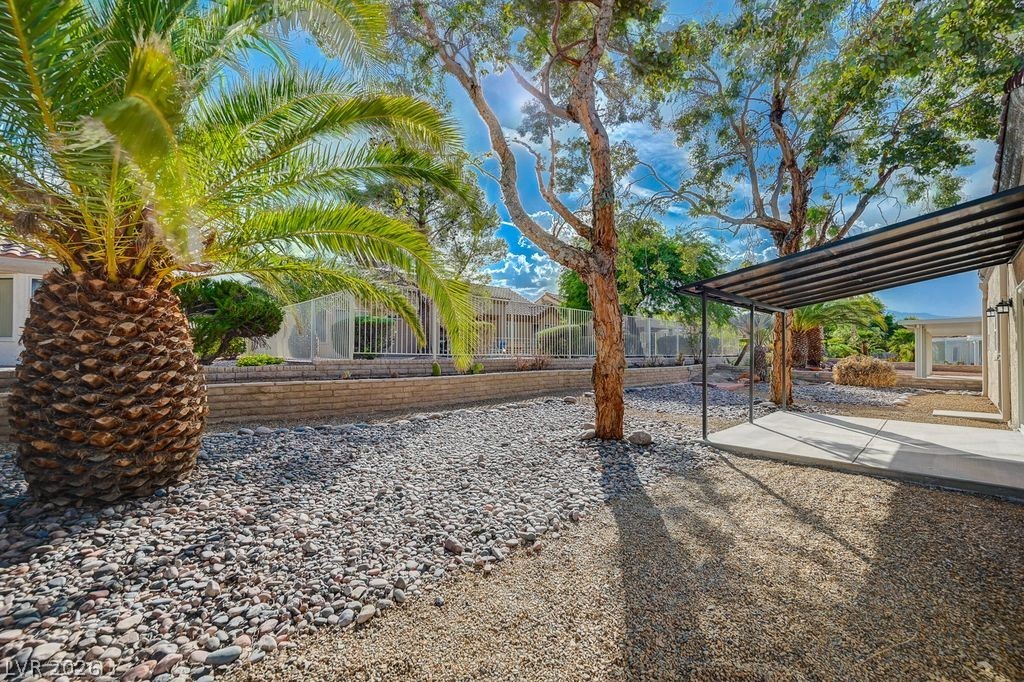 8753 Sundial Drive Property Photo 14