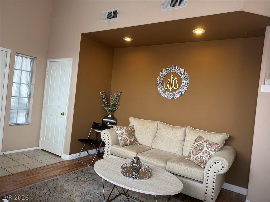 5259 Ladyhawk Way Property Photo 6