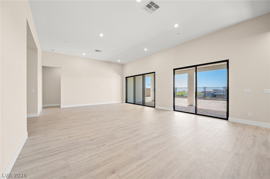 526 Carter House Way Property Photo 3