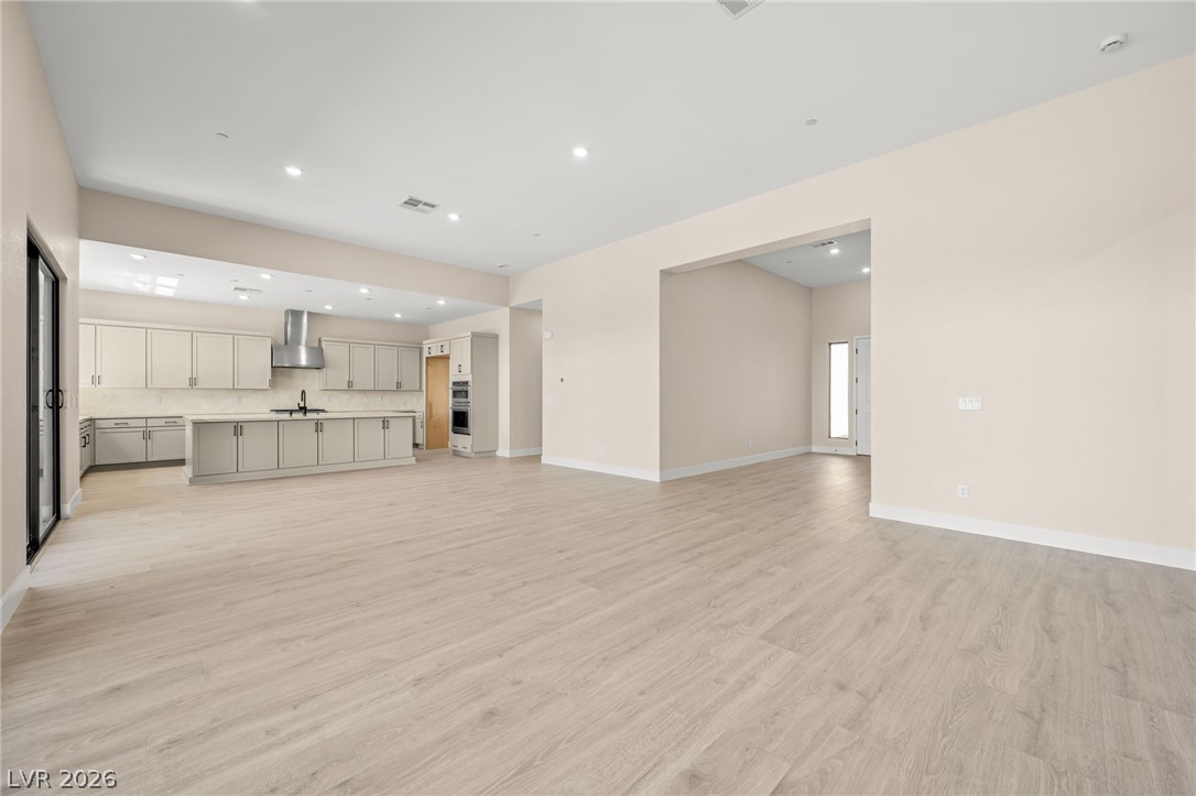 526 Carter House Way Property Photo 7