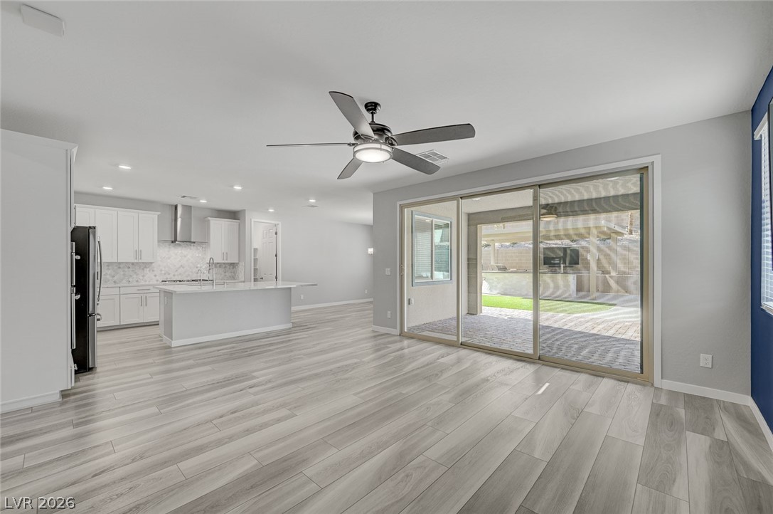 12428 Pine Bend Avenue Property Photo 11