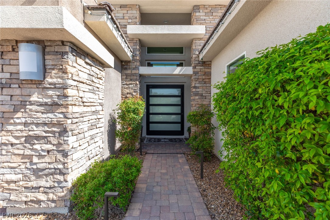 8188 Sweetwater Creek Way Property Photo 4