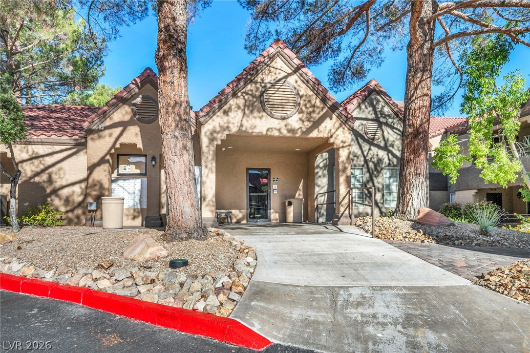 2200 South Fort Apache Road 1050 Property Photo 29