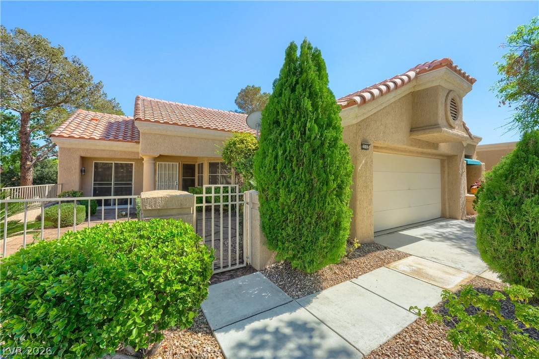 2552 Highvale Drive Property Photo 2