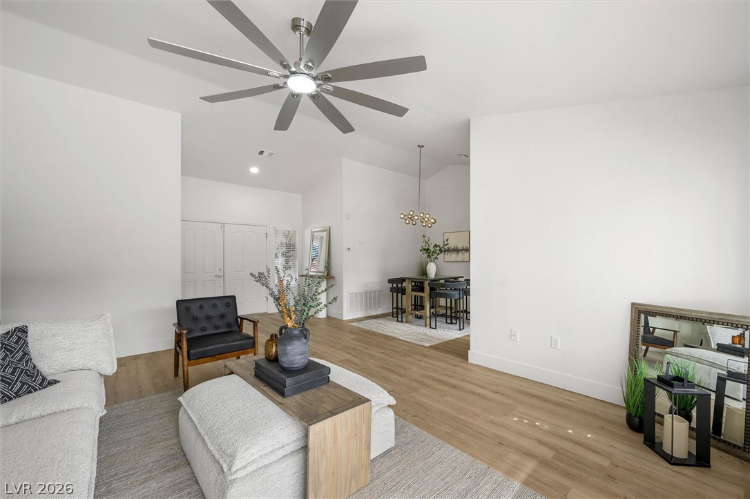 2517 Desert Sands Drive Property Photo 19