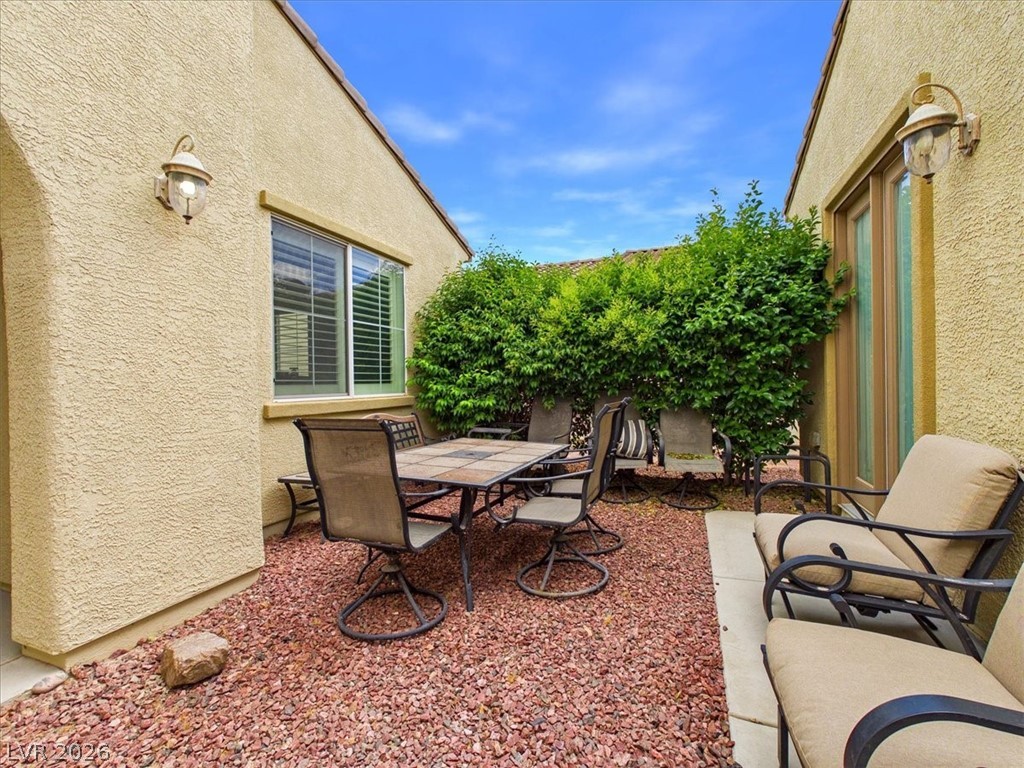 4725 Santa Fiora Street Property Photo 3