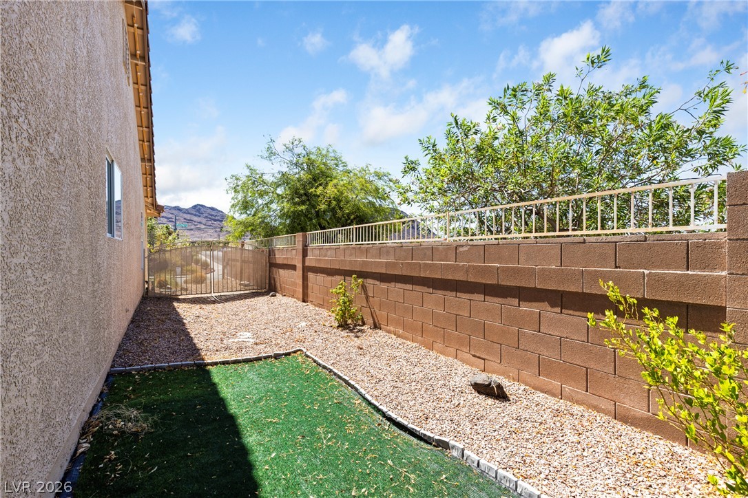 1000 Amber Gate Street Property Photo 32