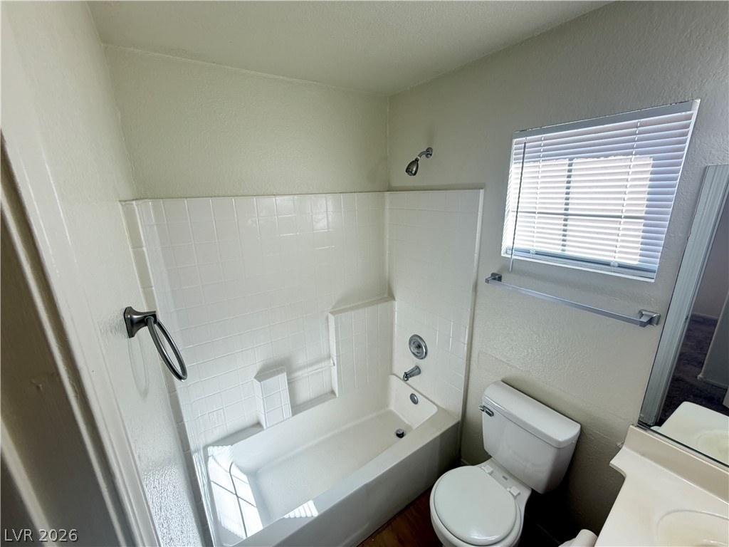 2506 Lady Elizabeth Court Property Photo 32