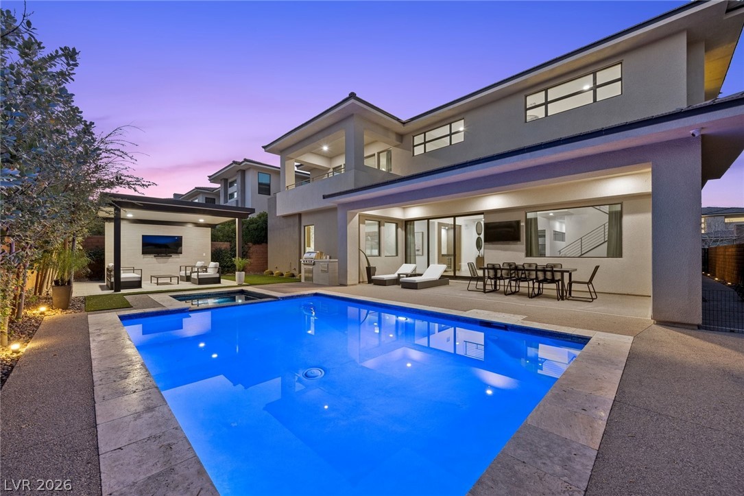 5 Gemstar Lane Property Photo 2