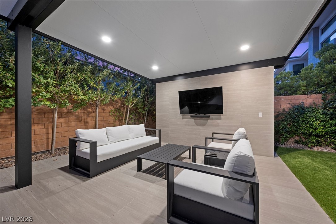 5 Gemstar Lane Property Photo 27