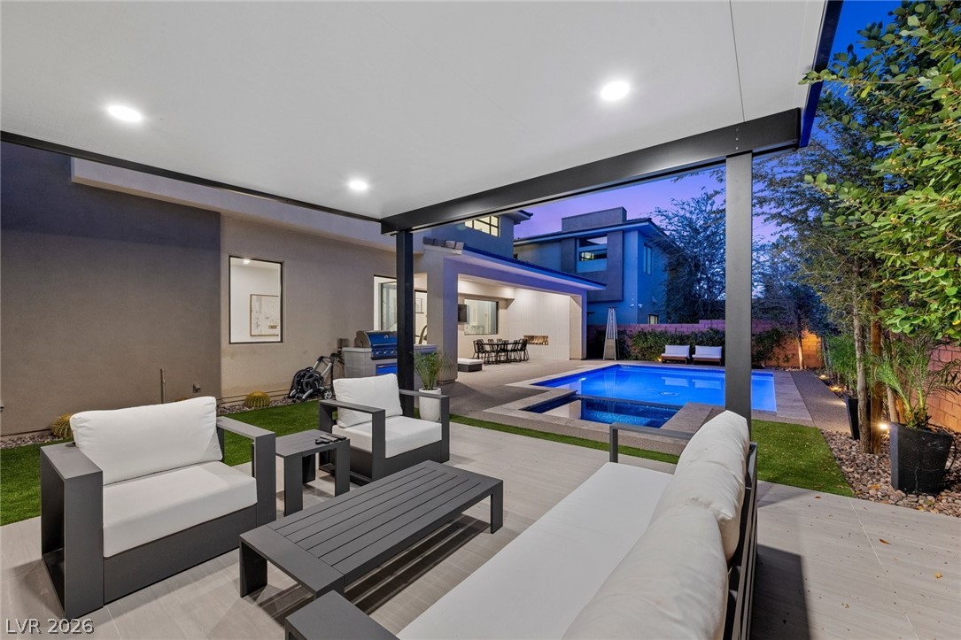 5 Gemstar Lane Property Photo 28