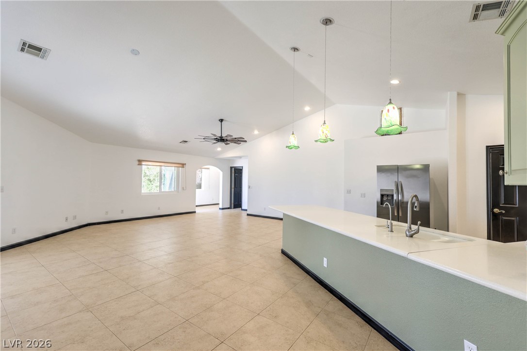 3195 Heyer Street Property Photo 8