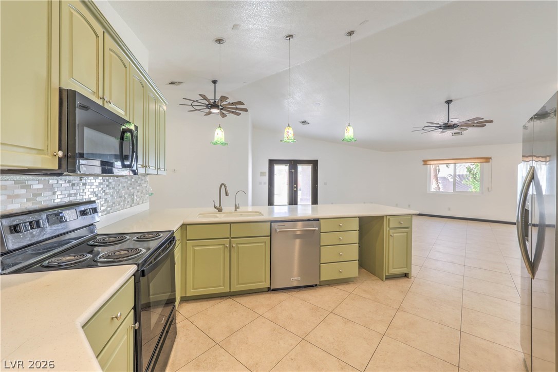 3195 Heyer Street Property Photo 12