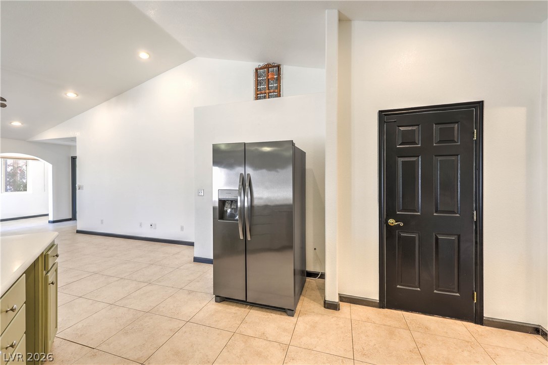 3195 Heyer Street Property Photo 13