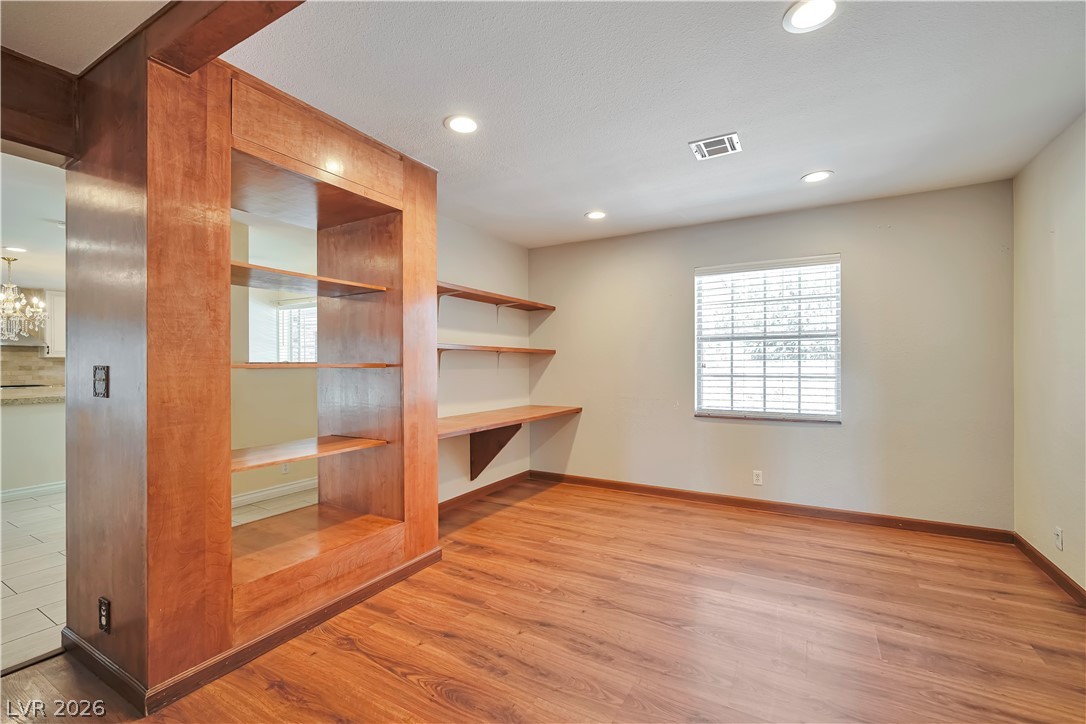 4065 West Maulding Avenue Property Photo 10