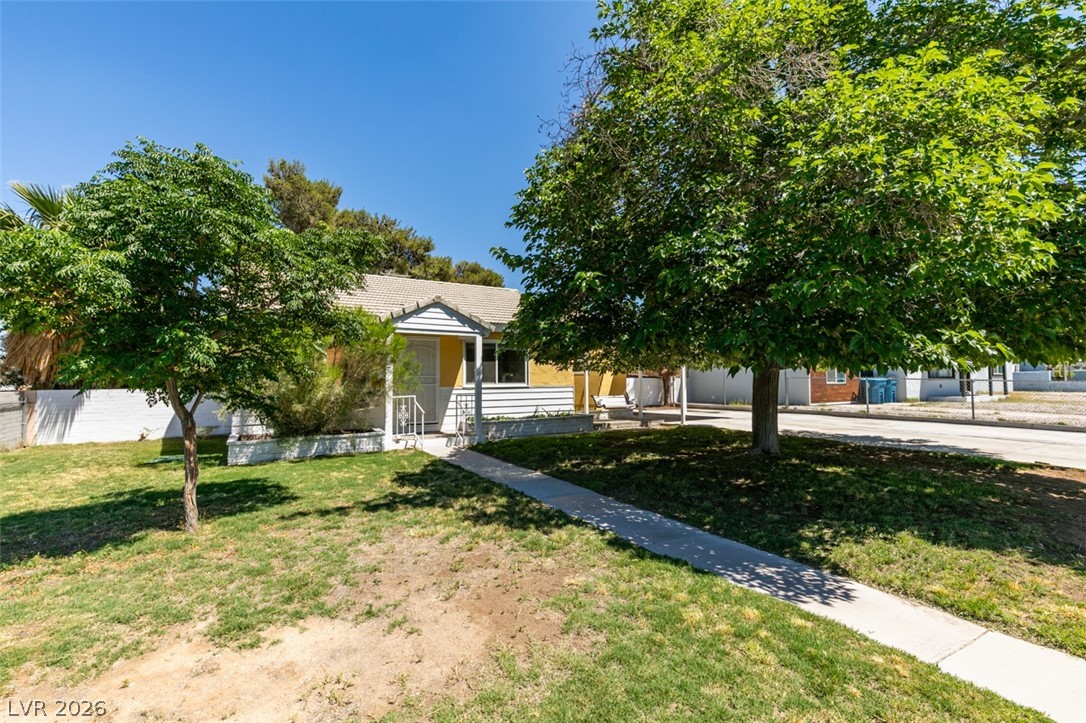 1127 Melville Drive Property Photo 1