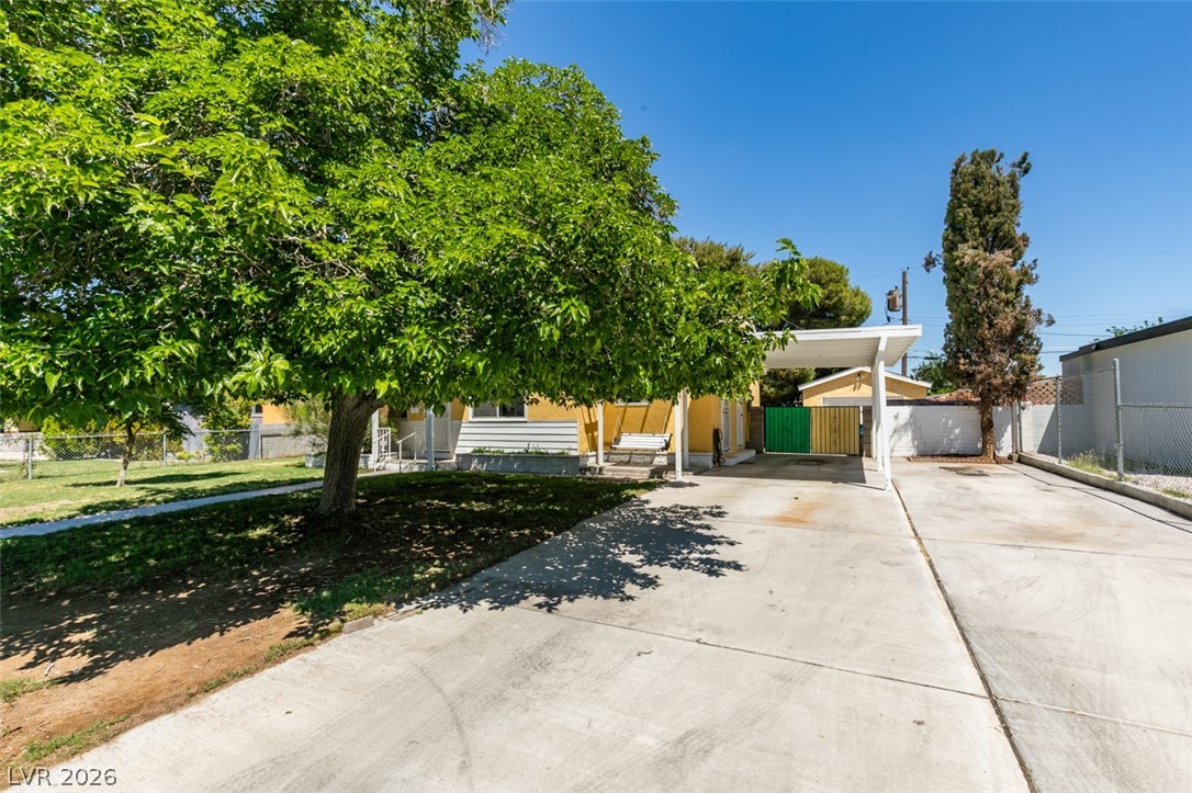 1127 Melville Drive Property Photo 3