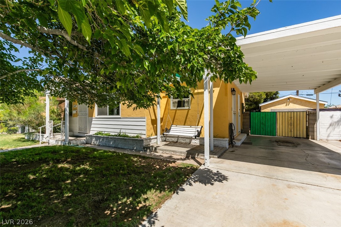 1127 Melville Drive Property Photo 4