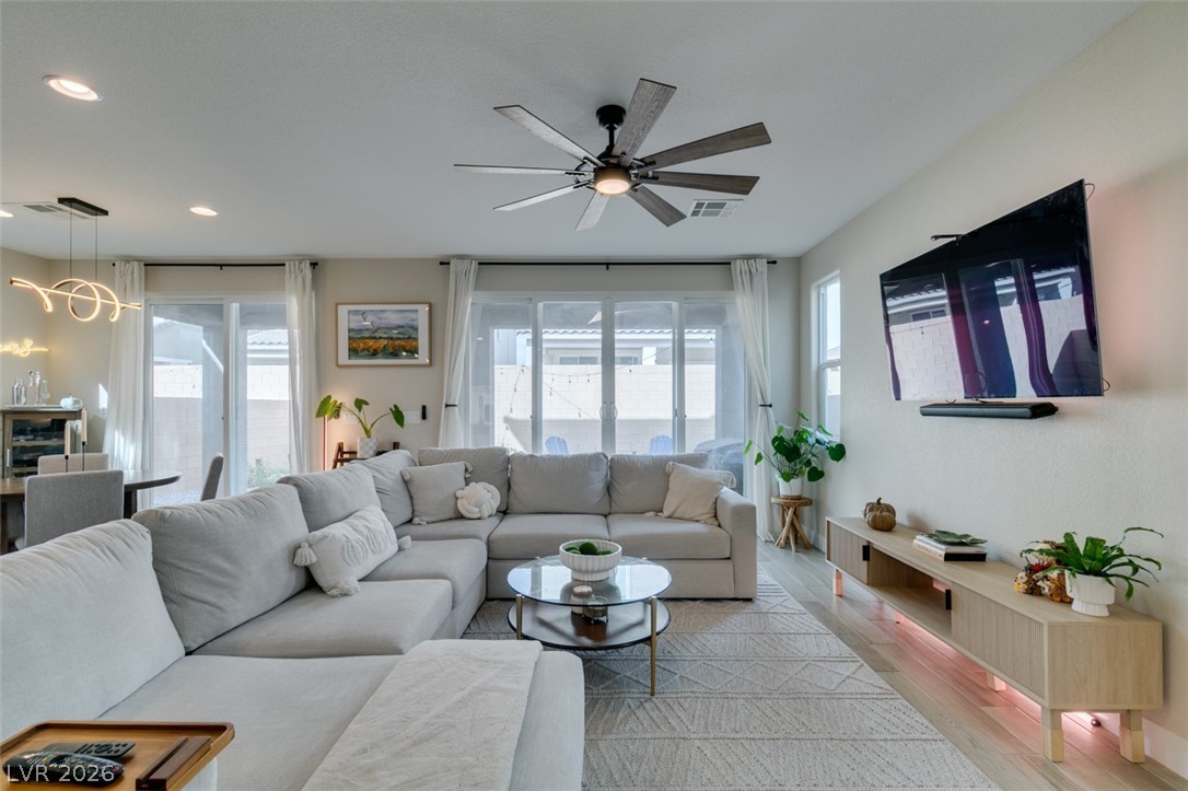 5059 Tranquil View Street Property Photo 6