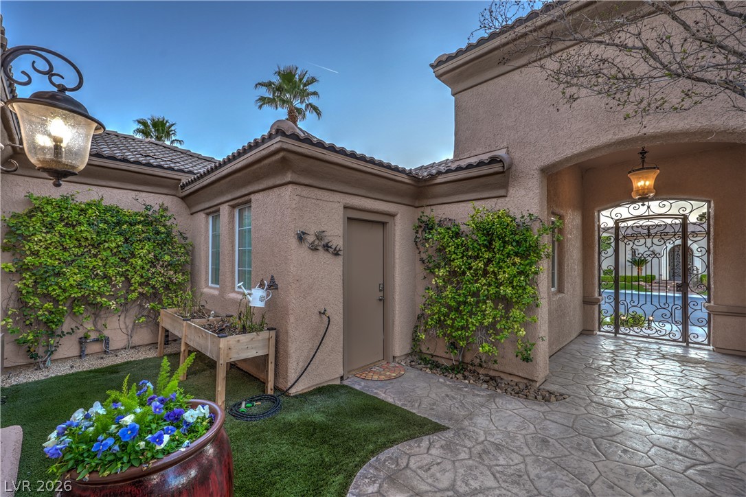 4740 Riva De Romanza Street Property Photo 10