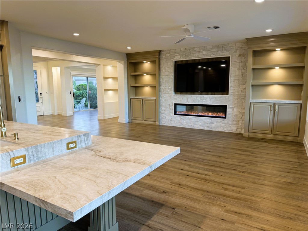 4740 Riva De Romanza Street Property Photo 15