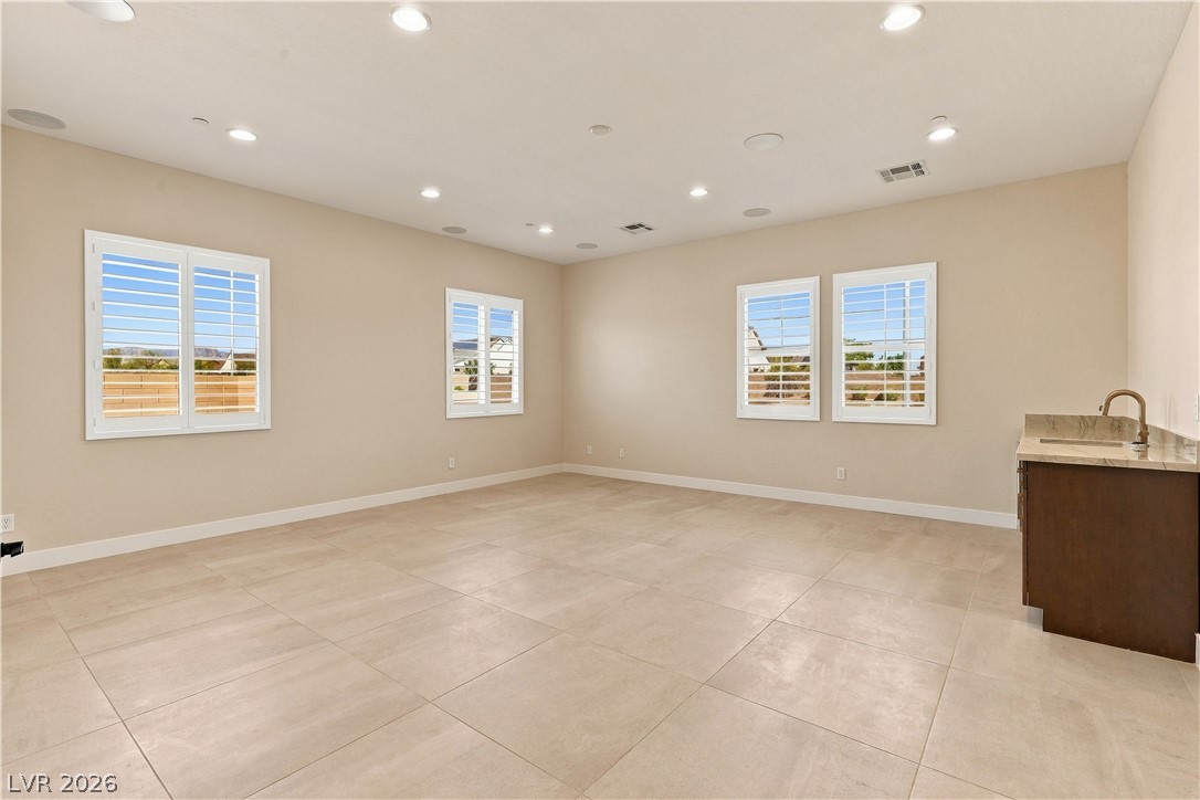 7585 West Pebble Road Property Photo 9