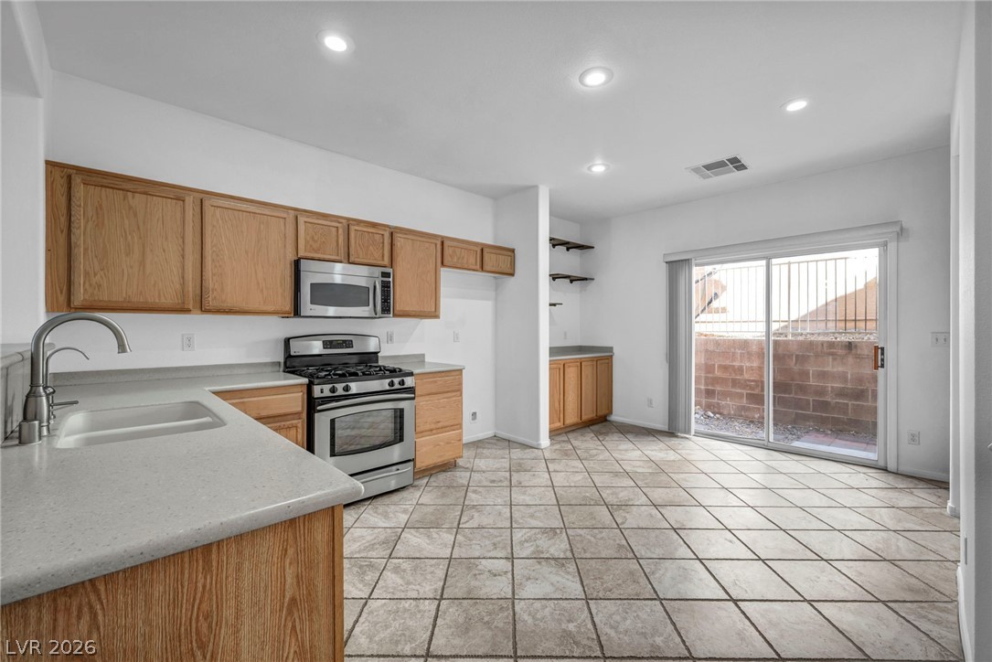 9960 Star Lake Avenue Property Photo 8