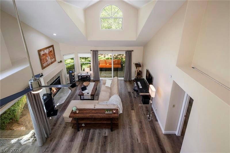 7044 Bright Springs Court Property Photo 8