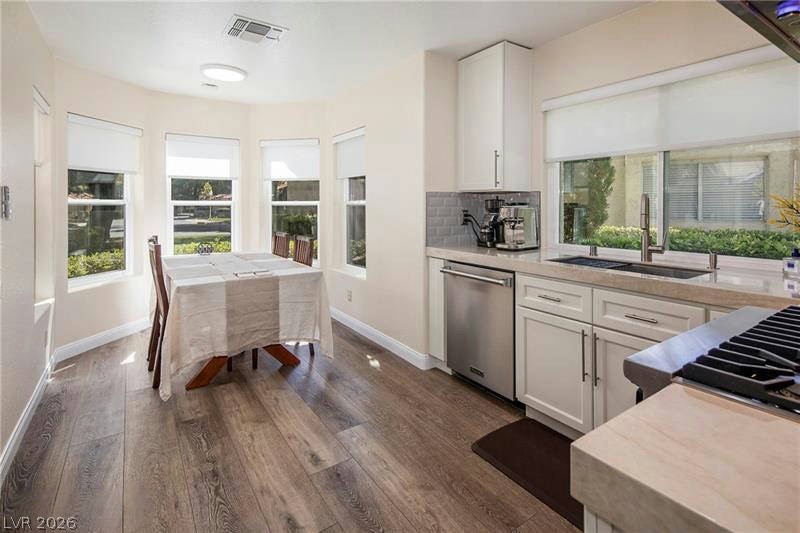 7044 Bright Springs Court Property Photo 13
